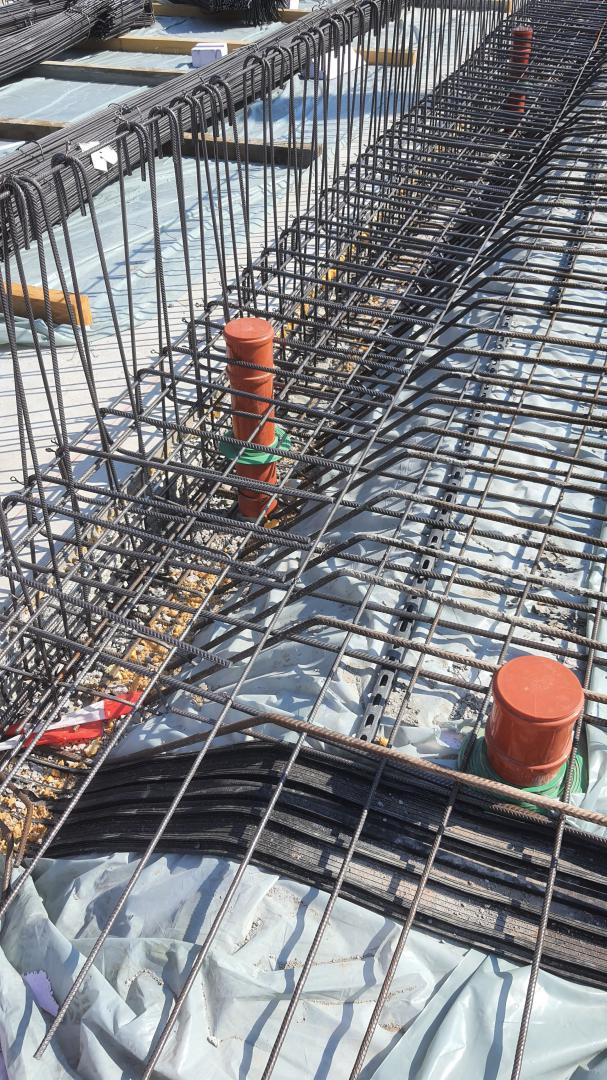 Ferraillage du radier du grand bassin, détail reprise canalisations