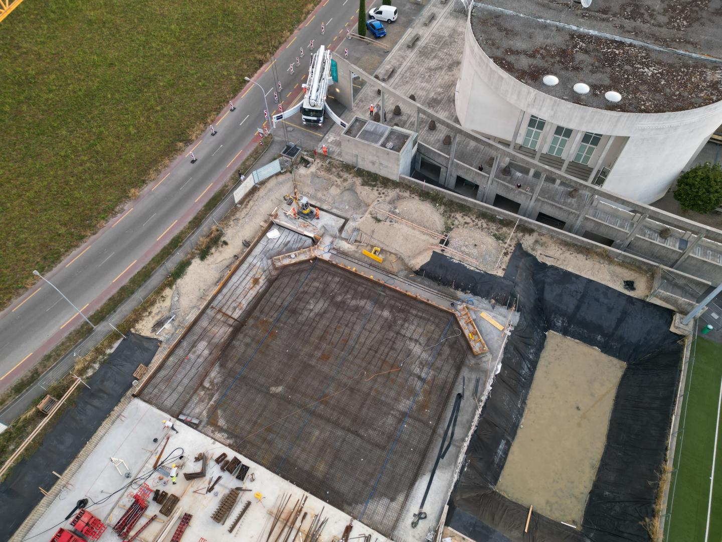 Patinoire, préparation bétonnage radier seconde étape (S. Grimm)